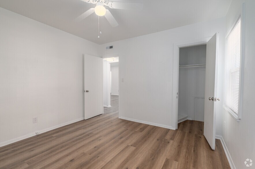 More Photos Of 20000 Van Aken Blvd, Shaker Heights Apartments For Sale