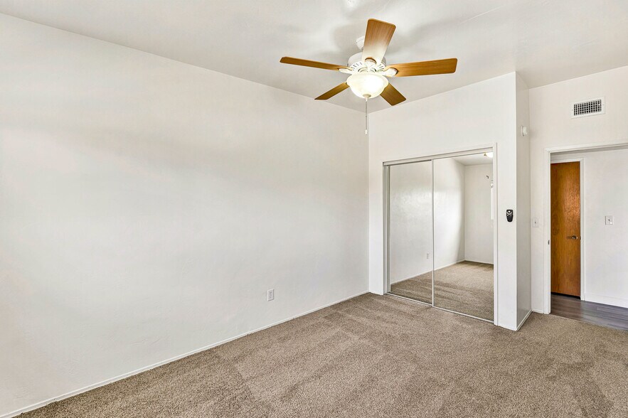 More Photos Of 330 9th St, Del Mar Apartments For Sale