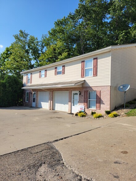 More Photos Of 547 Ridge Ave NE, New Philadelphia Apartments For Sale