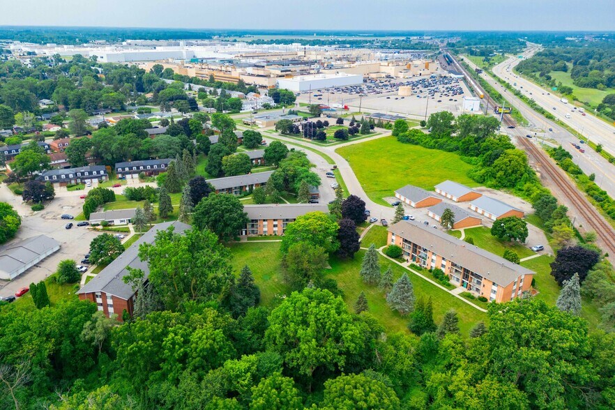 More Photos Of 3651 Balfour Ct, Flint Multifamily For Sale