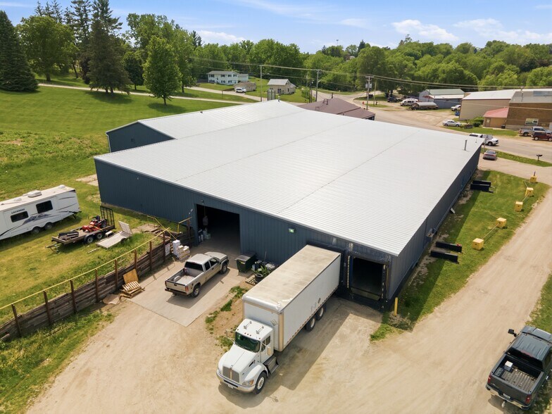 More Photos Of 301 Old Dubuque Rd, Anamosa Warehouse For Lease