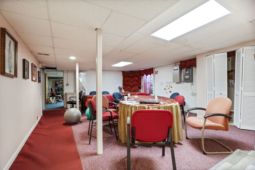 More Photos Of 2215 N Center Rd, Saginaw Office For Sale