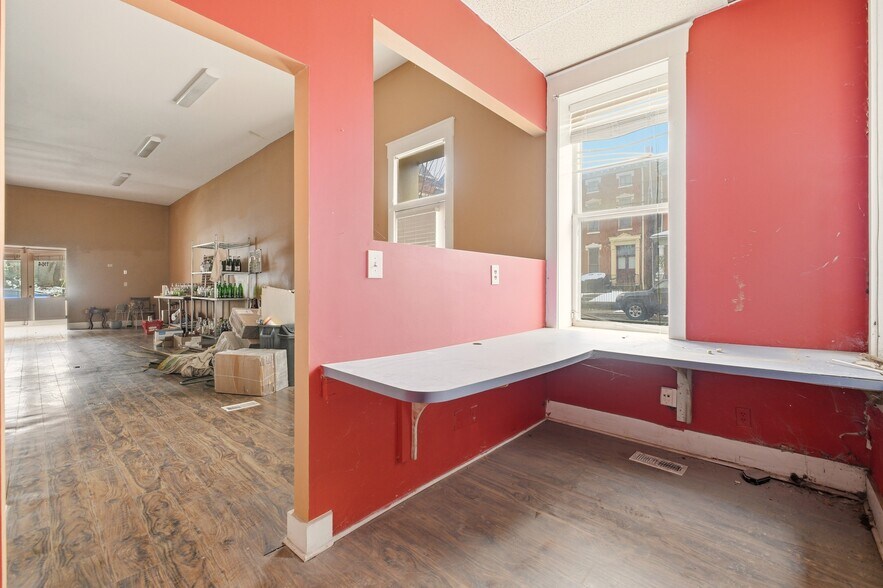 More Photos Of 1160-1164 S Brook St, Louisville Storefront Retail Office For Sale