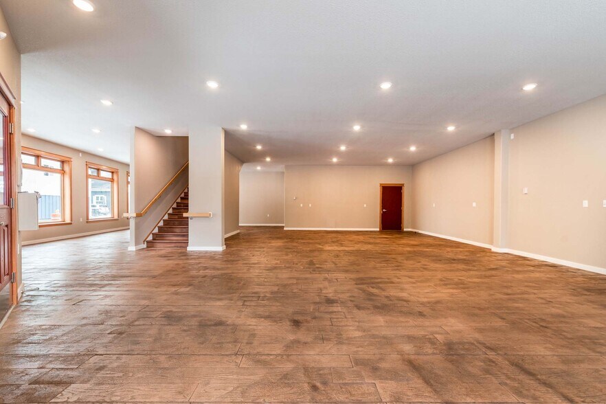 More Photos Of 1059 Water St, Ketchikan General Retail For Sale