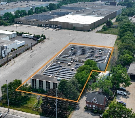 More Photos Of 2562 Stanfield Rd, Mississauga Light Distribution For Lease