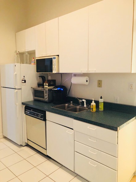 More Photos Of 119-131 Broadway, Santa Monica Office For Lease