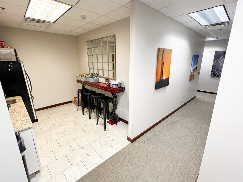 More Photos Of 303 W Wall St, Midland Office For Sale