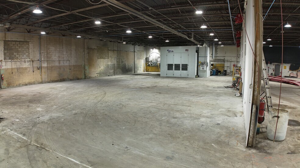 More Photos Of 14410 Meyers Rd, Detroit Industrial For Sale