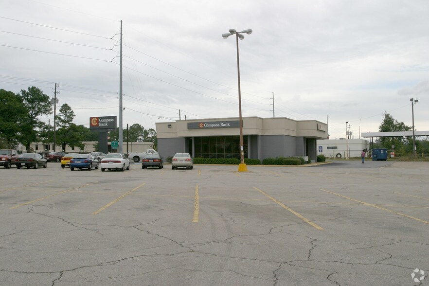 More Photos Of 1151 Bankhead Hwy W, Birmingham Bank For Lease