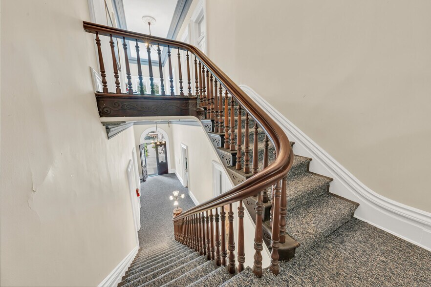More Photos Of 1021 H St, Sacramento Apartments For Sale