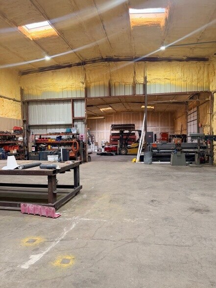 More Photos Of 413 Lee Rd, Mineral Wells Warehouse For Sale