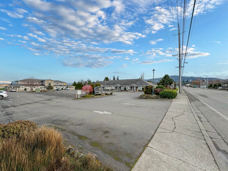 More Photos Of 534 N 5th Ave, Sequim Medical For Sale