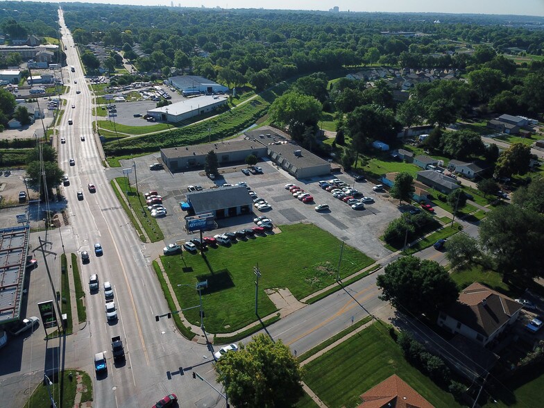 More Photos Of 8431 Blondo St, Omaha Auto Repair For Sale
