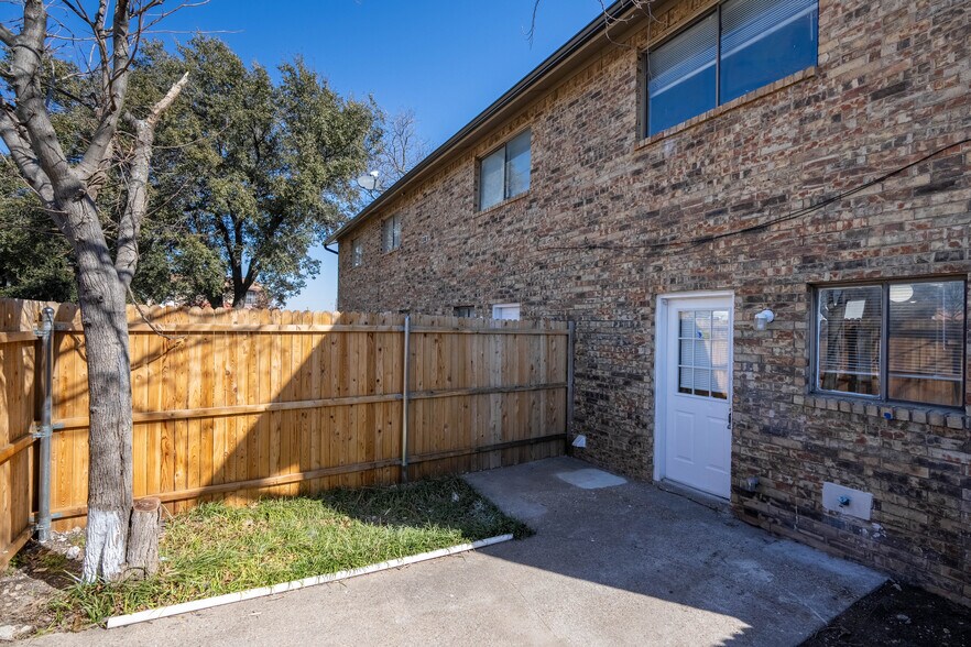 More Photos Of 2813 Wimbledon Ct, Garland Apartments For Sale