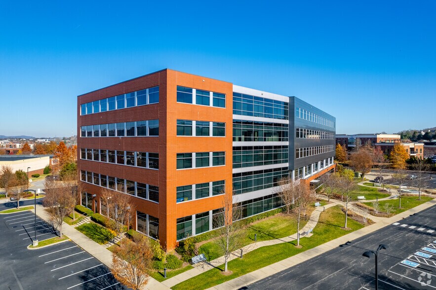 More Photos Of 127 International Dr, Franklin Office For Sale