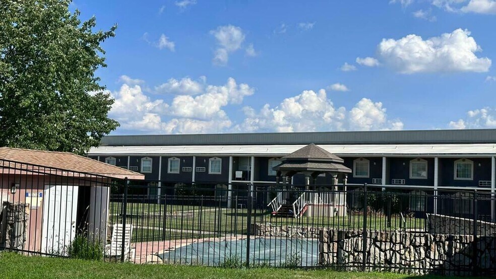 More Photos Of 4142 S Noland Rd, Independence Hotel For Sale