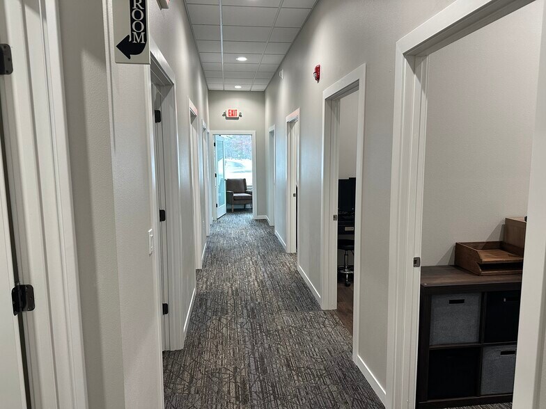 More Photos Of 2450 Post Rd, Plover Office For Lease