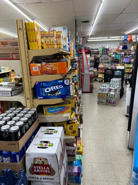 More Photos Of 900 Old Federal Hwy, Hallandale Convenience Store For Lease