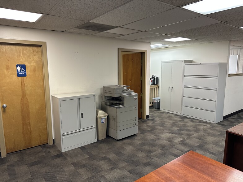 More Photos Of 8271 Brock Bridge Rd, Laurel Warehouse For Sale