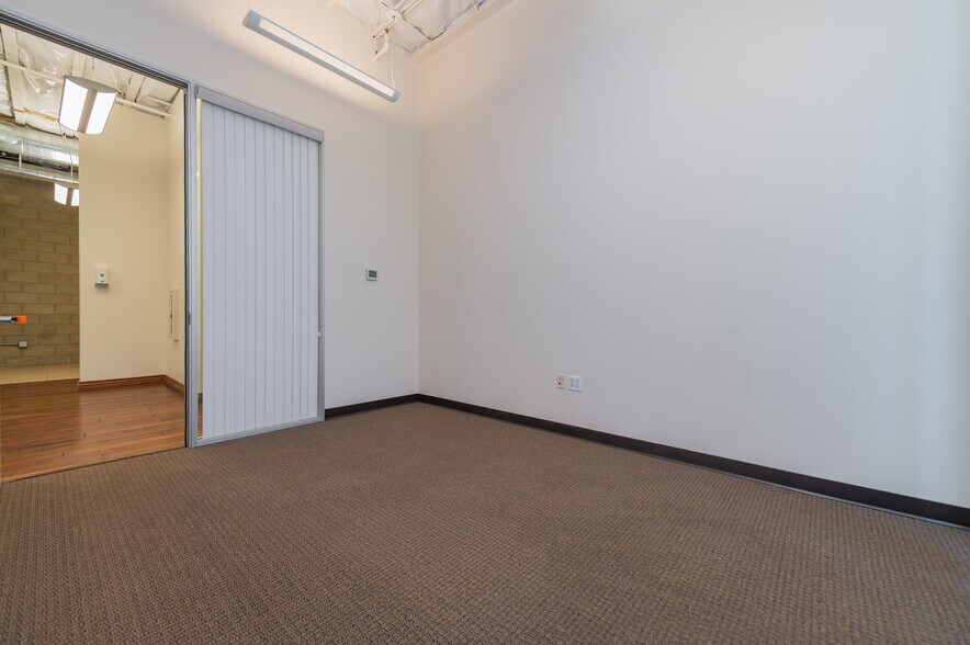 More Photos Of 8925 Research Dr, Irvine Office For Sale