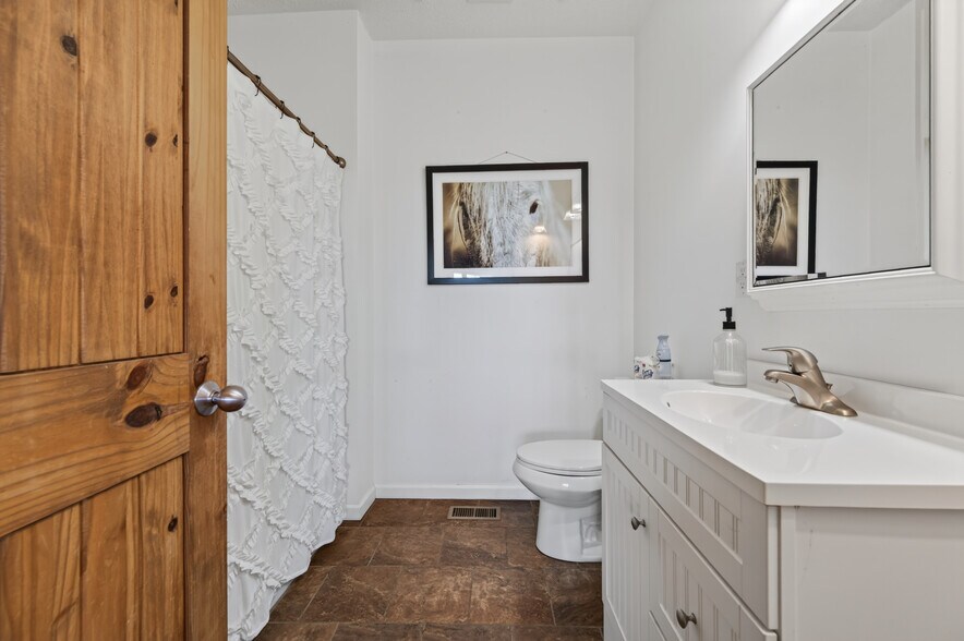 More Photos Of 639 Wagon Wheel Rd, Elk Creek Lodge Meeting Hall For Sale