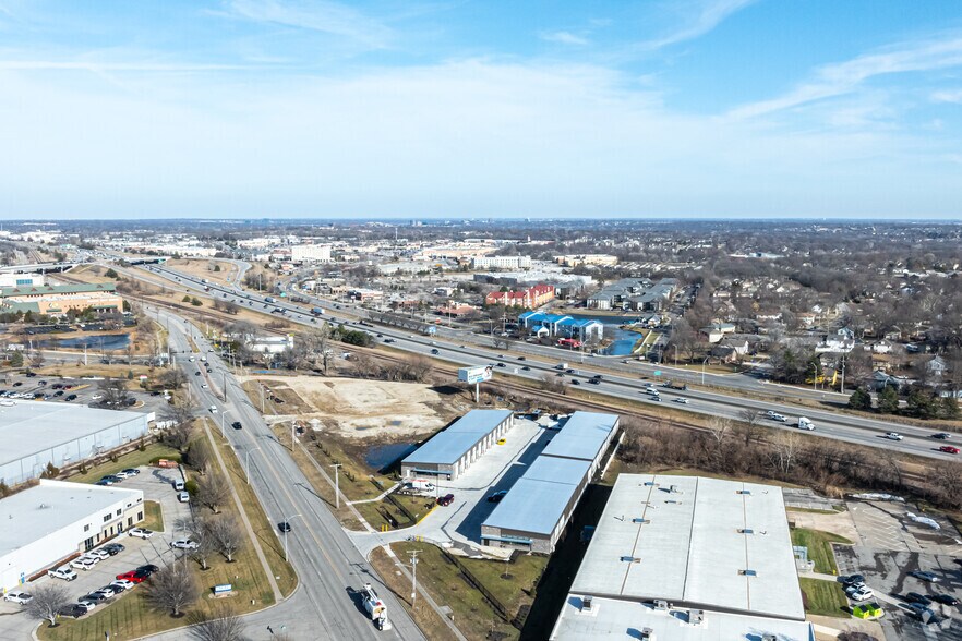 More Photos Of 2105 E Kansas City Rd, Olathe Warehouse For Lease