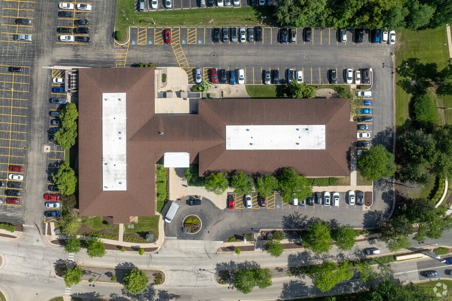 More Photos Of 755 S Milwaukee Ave, Libertyville Medical For Lease
