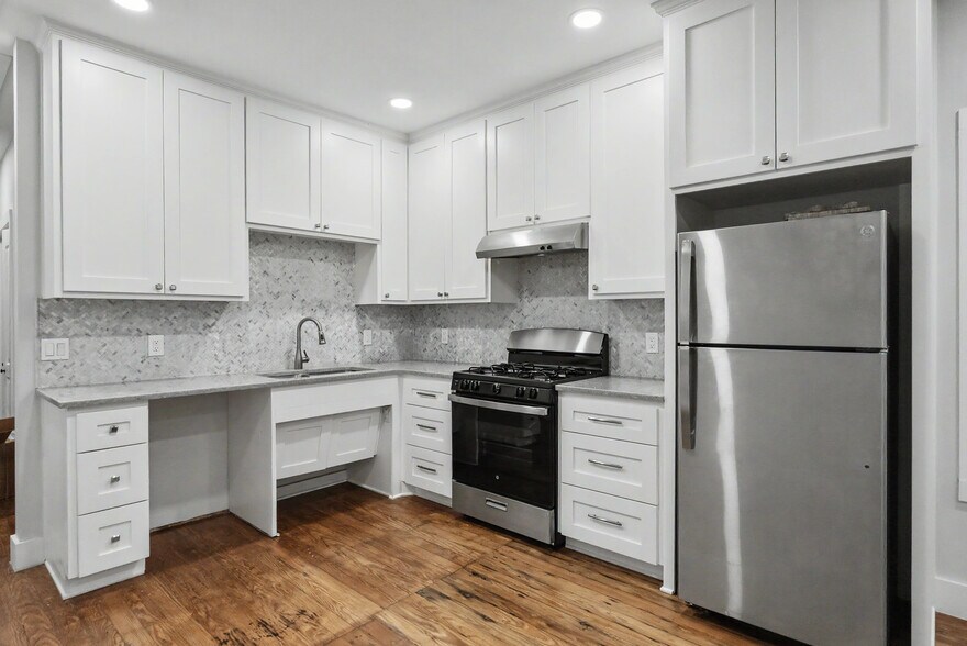More Photos Of 2506 E Cesar Chavez St, Austin Specialty For Lease