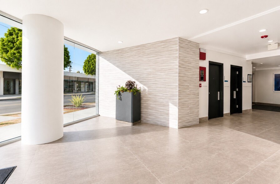 More Photos Of 864 S Robertson Blvd, Los Angeles Medical For Lease
