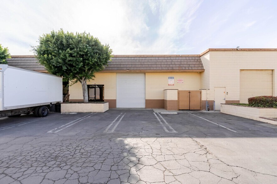 More Photos Of 12455 Branford St, Pacoima Warehouse For Sale