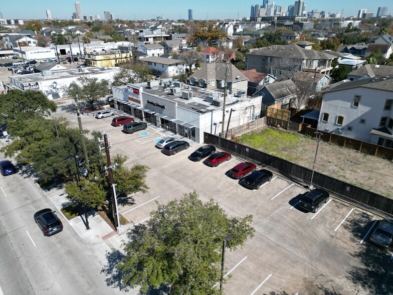 More Photos Of 3701 S Shepherd Dr, Houston Unknown For Lease