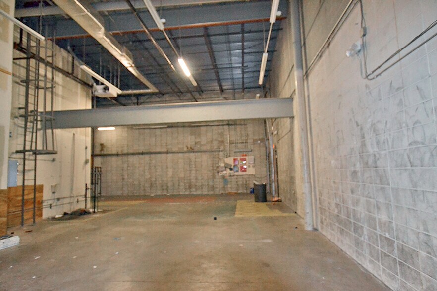 More Photos Of 317 Lincoln Hwy, Fairview Heights Auto Repair For Lease