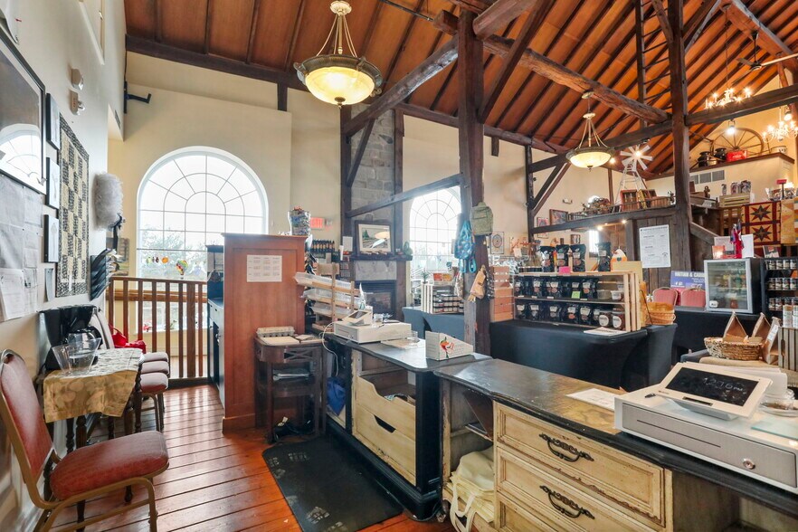 More Photos Of 14111-14113 Pennsylvania Ave, Hagerstown Freestanding For Sale