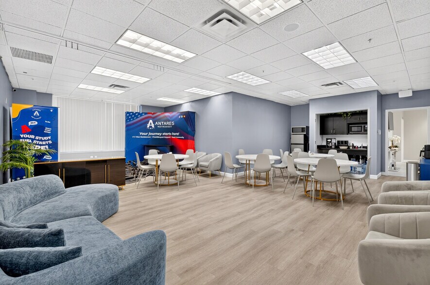 More Photos Of 6200 Metrowest Blvd, Orlando Office For Sale