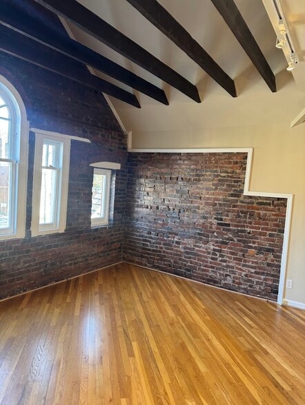 More Photos Of 143 4th Ave N, Franklin Loft Creative Space For Lease