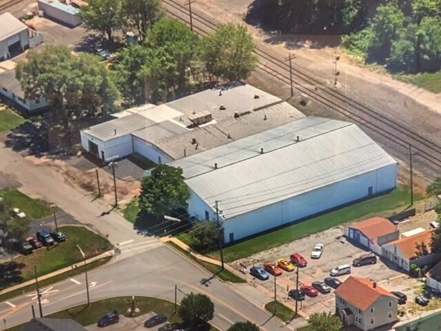 More Photos Of 412 Matteson St, Dyer Warehouse For Lease