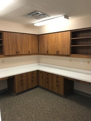More Photos Of 13910 Fivay Rd, Hudson Medical For Lease