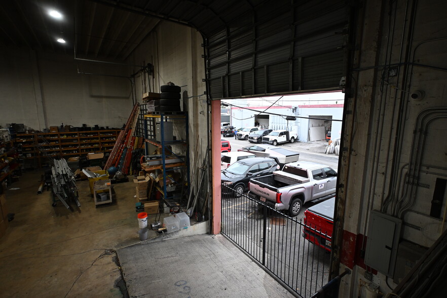 More Photos Of 4450 E 10th Ct, Hialeah Warehouse For Sale