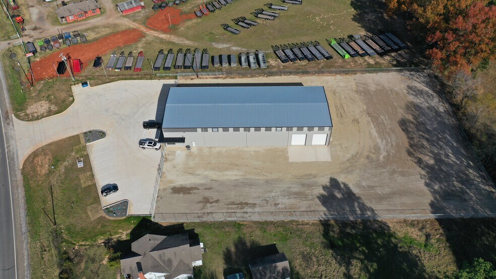 More Photos Of 9238 US Highway 69 N, Tyler Warehouse For Lease