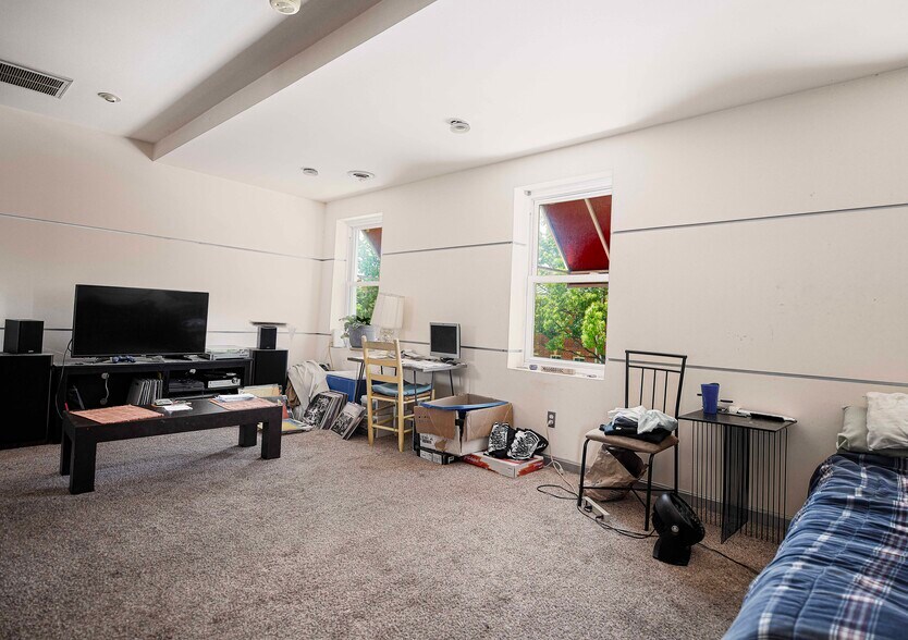 More Photos Of 2212-2214 Boston St, Baltimore Office Residential For Sale