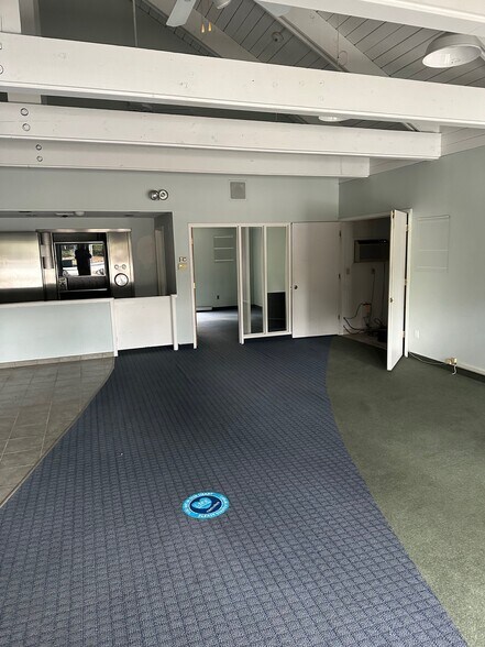 More Photos Of 148-152 Great Rd, Stow Unknown For Lease