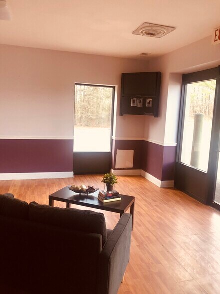 More Photos Of 25 Goss Dr, Hampton Medical For Sale