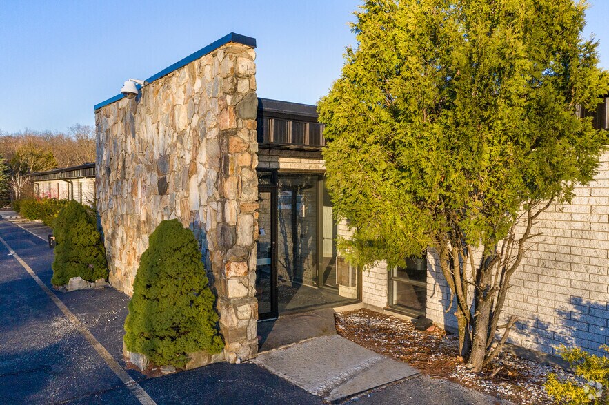 More Photos Of 334 County Route 49, Middletown Warehouse For Lease