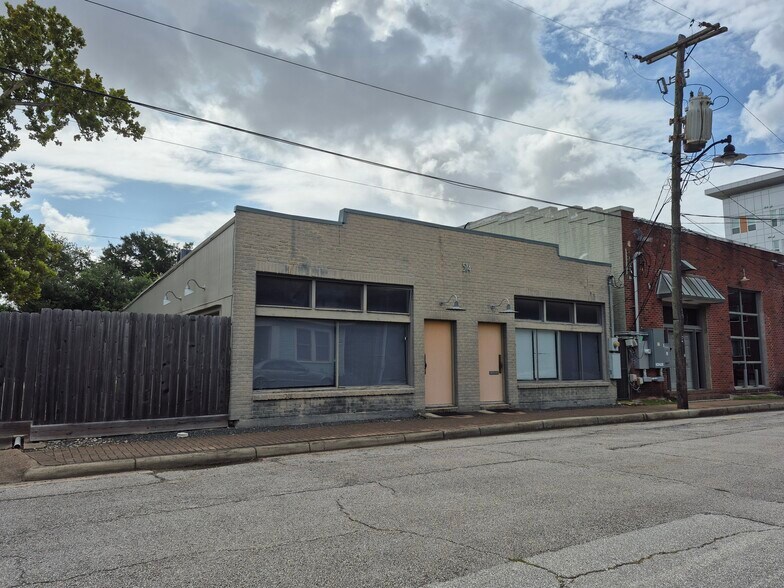 More Photos Of 2020 N Memorial Way, Houston Office For Sale
