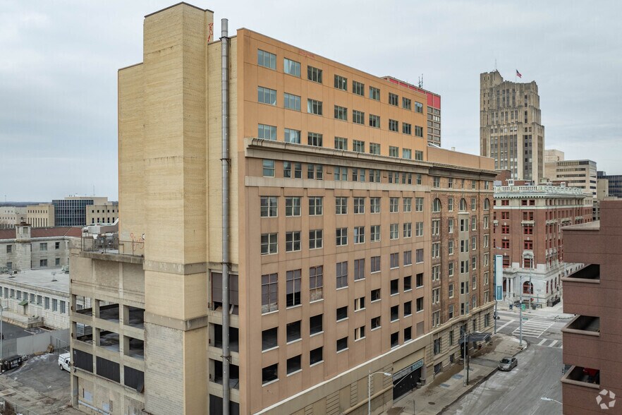 More Photos Of 11 S Ludlow St, Dayton Hotel For Sale