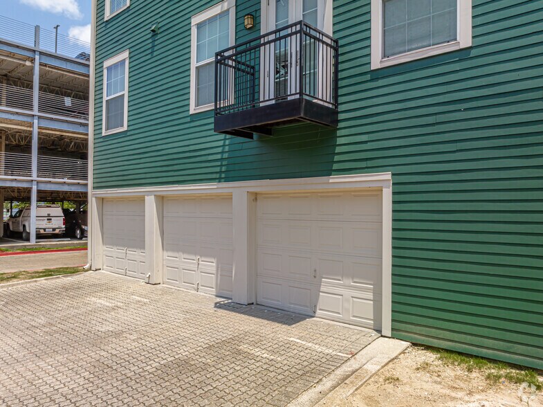 More Photos Of 1420 Annunciation St, New Orleans Apartments For Lease