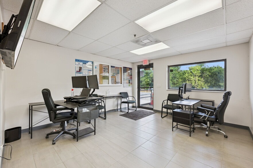 More Photos Of 10207-10235 General Dr, Orlando Warehouse For Sale