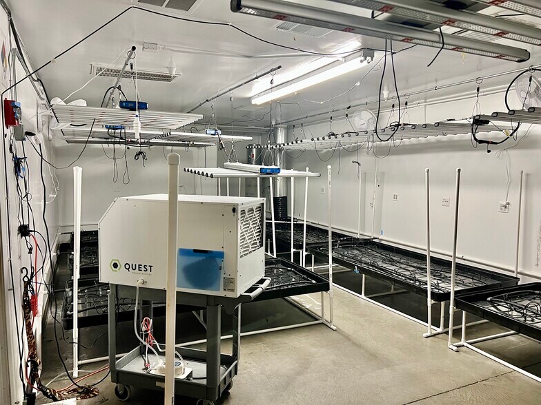 More Photos Of 2482 Progress Dr, Redding Manufacturing For Sale