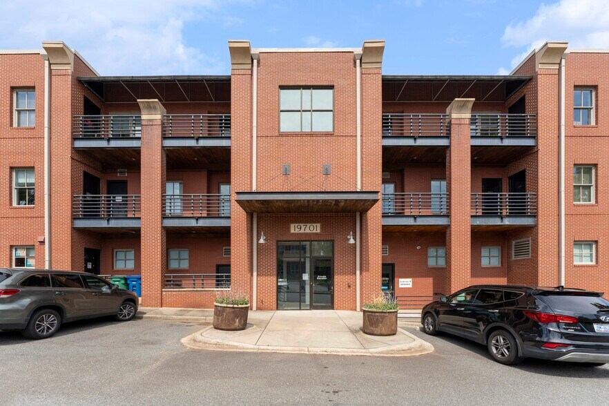 More Photos Of 19701 Bethel Church Rd, Cornelius Office For Sale