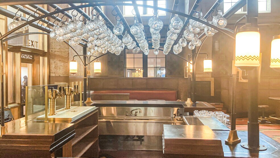 More Photos Of 800 N Alameda St, Los Angeles General Retail For Lease